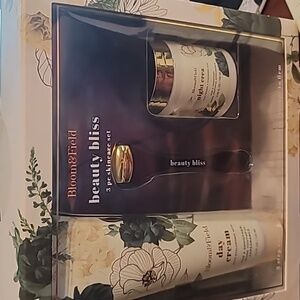 Bloom & Field 3 Piece Skincare Set